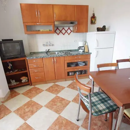 Two-bedroom Crikvenica 31 Selce